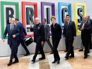 I leader dei paesi adernti al BRICS al vertice di UFA in Russia