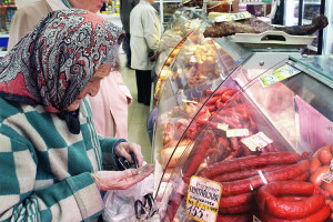 Some retailers openly predict that in the new year  food prices will grow by up to 50 percent  Photo  ITAR TASS