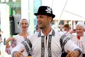 costume moldavo a Expo 2015 MI