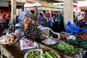 Mercato delle donne in Manvgat  inTurchia
