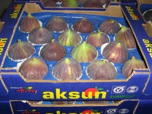 Turchia la Aksun una delle maggiori aziende turche di fichi neri venduti in Europa a marchio Miracle Fruit