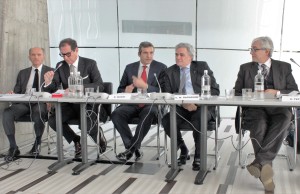 Il tavolo dei relatori dell'incontro Investire in Russia - photo Evgeny Utkin