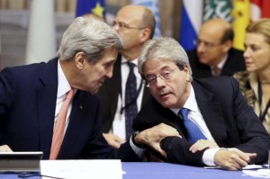 Il segretario di Stato Usa, John Kerry, e il ministro degli Esteri italiano, Paolo Gentiloni