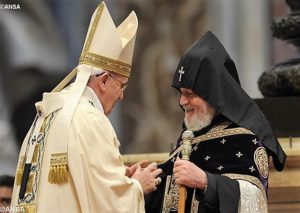 L'incontro tra Papa Francesco e Karekin II - ANSA