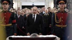 Vladimir Putin a Mosca per i funerali dell'ambasciatore russo Andrey Karlov ucciso in Turchia