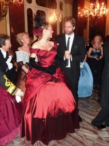 Vera Titova e Massimiliano Rosolino ospiti al Gran Ballo russo a Roma r