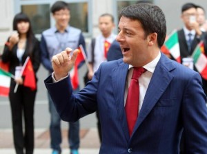 Renzi invita gli studenti al Politecnico di Milano: "ci facciamo un selfino?"