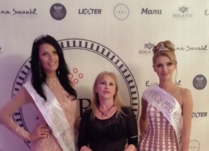 La nostra Irina con  le vincitrici di Miss Russia Miami