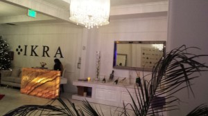 L'interno del ristorante IKRA a Miami