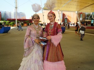 costumi kazaki al padiglione Expo 2015 MI