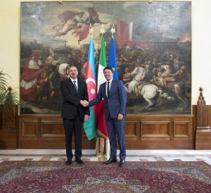 Il presidente dell'Azerbaijan Ilhanm Aliyev e Il premier italiano Matteo Renzi