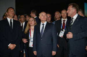Vladimir Putin con Matteo Renzi visitano il padiglione Russia a Expo 2015