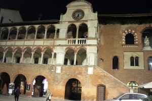 L'edificio del comune di Pavia che ha ospitato il convegno