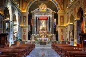 interno della Basilica di san Lorenzo in Lucina a Roma