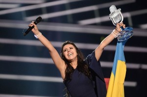 la cantante Ucraina Jamala vincitrice dellEurovision Contest 2016