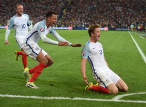 il gol del momentaneo vantaggio del britannico Dier in Inghilterra-Russia ai campionati europei di calcio di Francia 2016
