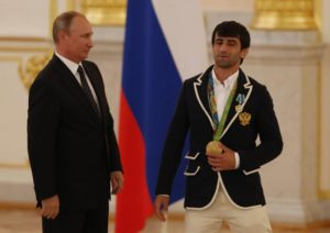 La medaglia d’oro nel judo categoria 60 kg Beslan Mudranov