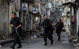 violenza e criminalità sono altri grandi problemi a Rio de Janeiro che anche la polizia stenta a risolvere