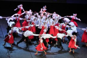 lo-spettacolo-del-balletto-statale-di-danze-popolari-igor-moiseev-tenutosi-al-teatro-filarmonico-di-verona-dopo-la-conclusione-del-v-forum-eurasiatico