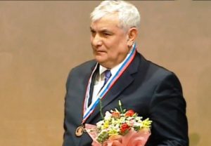 kamal-abdulla-ha-ricevuto-anche-un-premio-russo